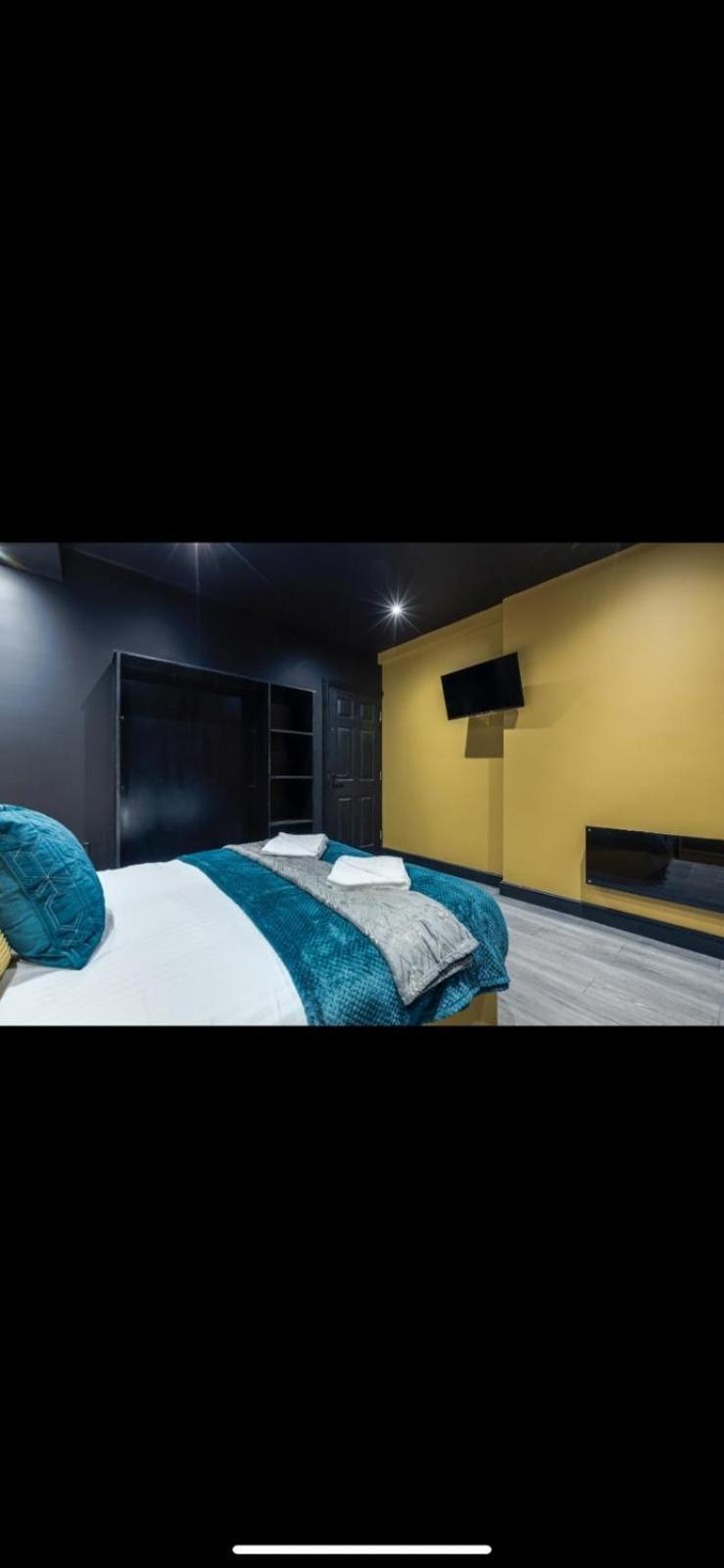 Two Bed Modern Apartment 5Min Walk To Town Centre With Free Parking ! Under New Management ブラックプール エクステリア 写真